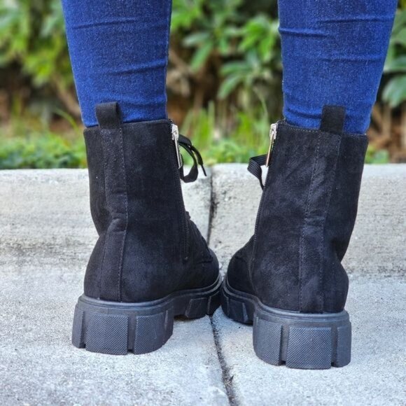 Womens Suede Combat Ankle Boots Lace Up Heeled Black Color - Picture 5 of 6